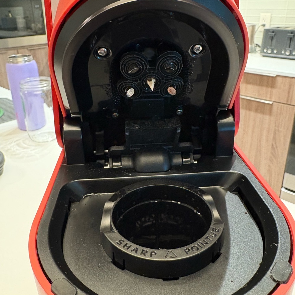 Keurig K-Slim Single Serve Coffee Maker in Scarlet Red - Picture 5 of 7